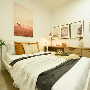 https://ideal-home-spacious-modern-accommodation-near-unirii-square.bucharesthotelsnow.com
